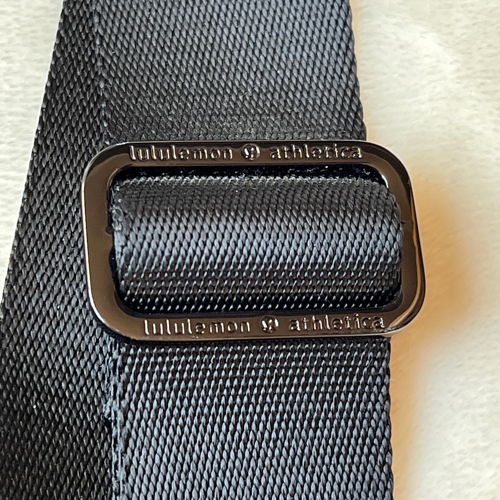 Lululemon Athletica “The Yoga Bag 14L” Icebreaker Black and White-Like New - Picture 9 of 9